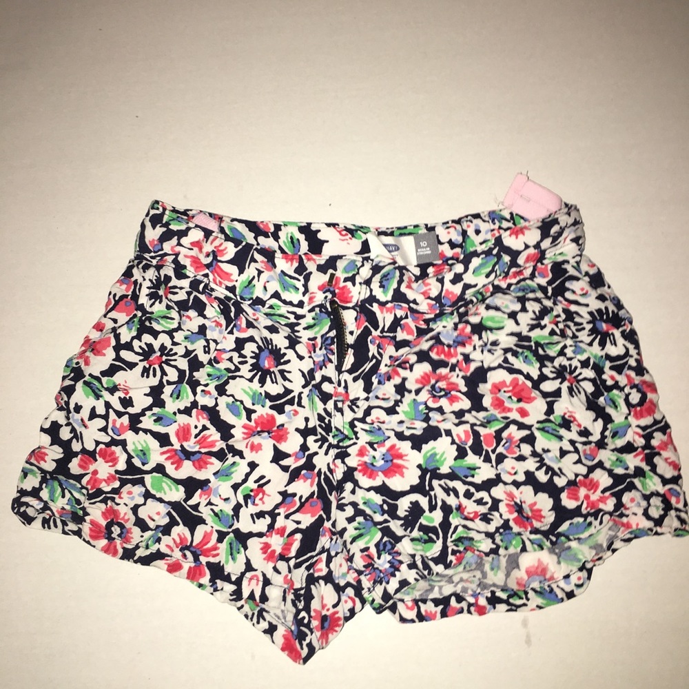 floral shorts!